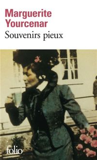 Couverture du livre Souvenirs pieux - Marguerite Yourcenar